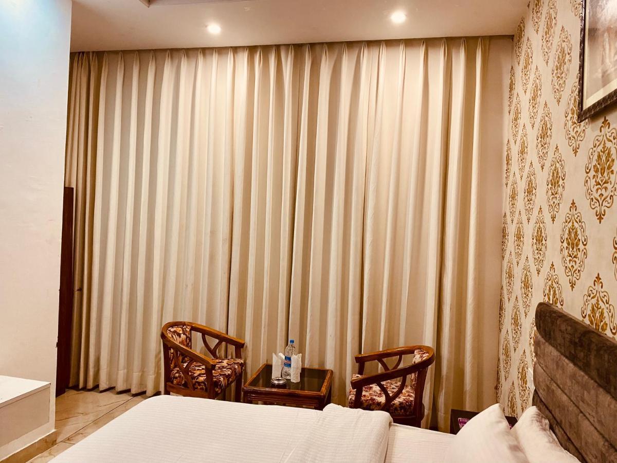 Hotel Hollywood - Family Hotel Zirakpur Exterior photo